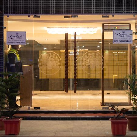 Mayur Hotel New Delhi Exterior photo