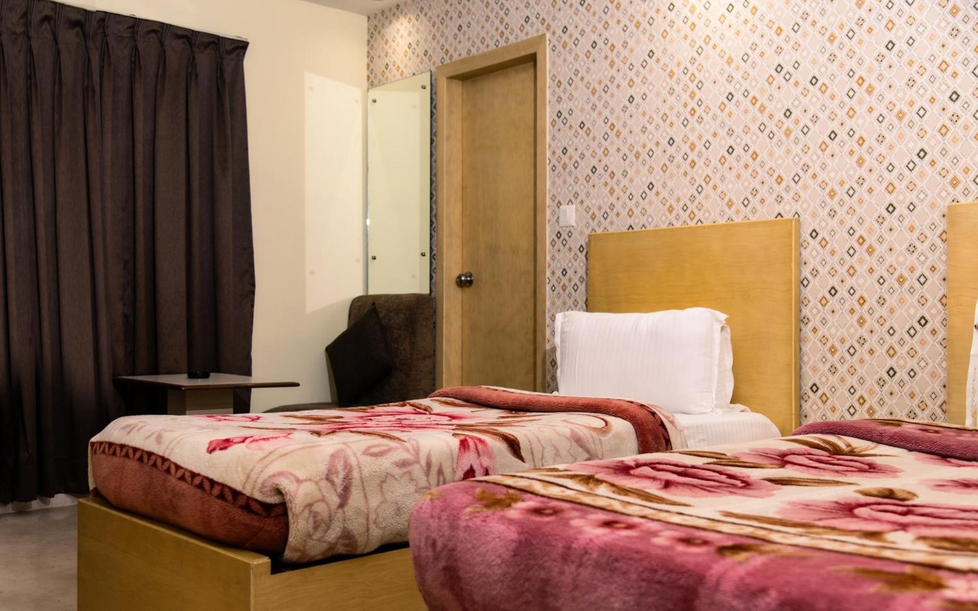 Mayur Hotel New Delhi Exterior photo