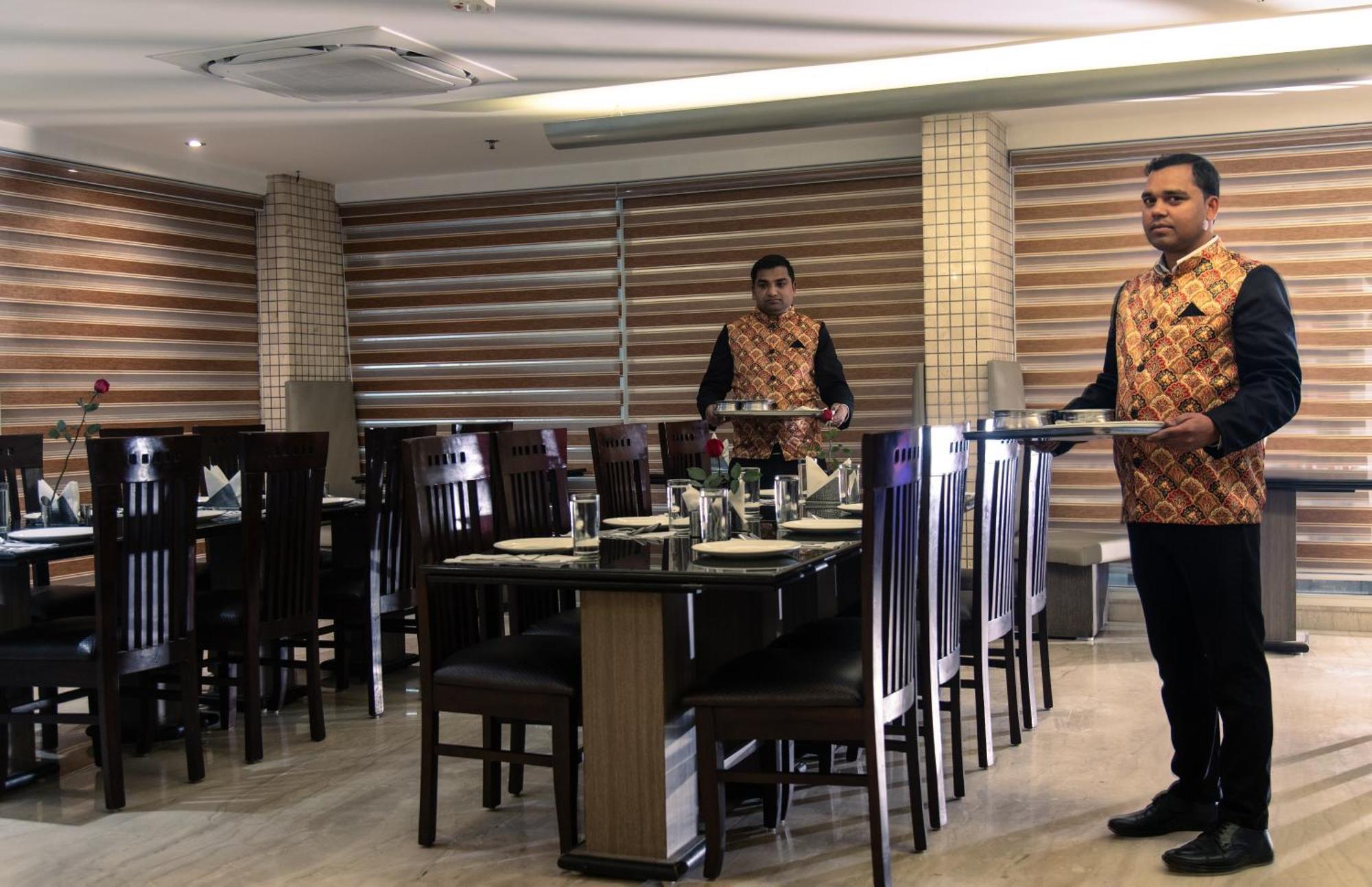 Mayur Hotel New Delhi Exterior photo