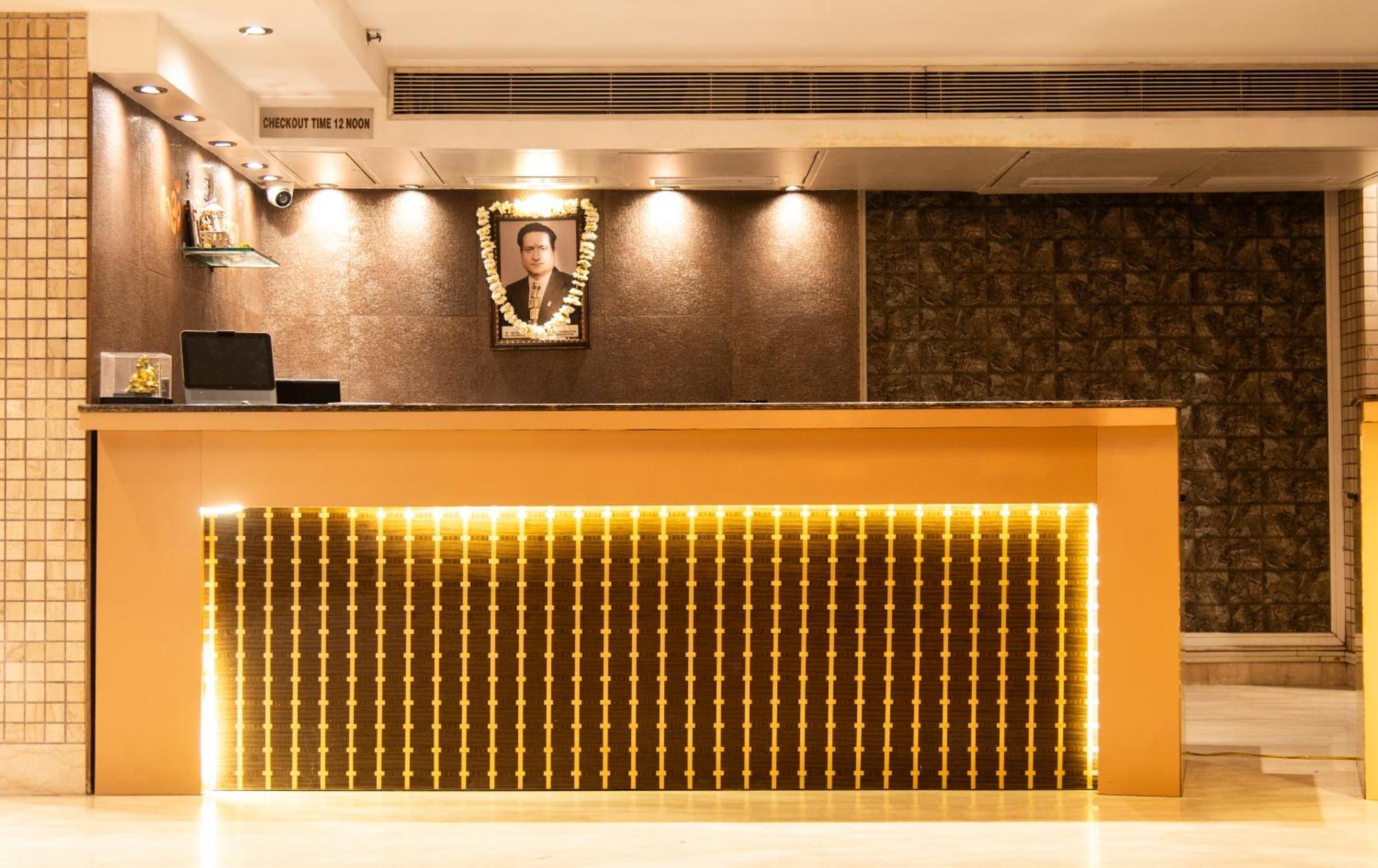 Mayur Hotel New Delhi Exterior photo