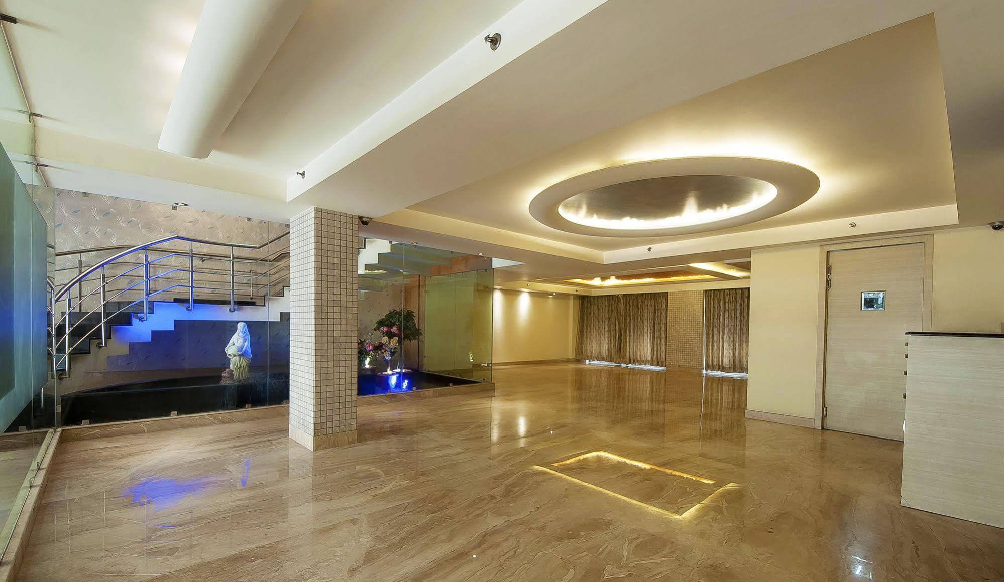 Mayur Hotel New Delhi Exterior photo