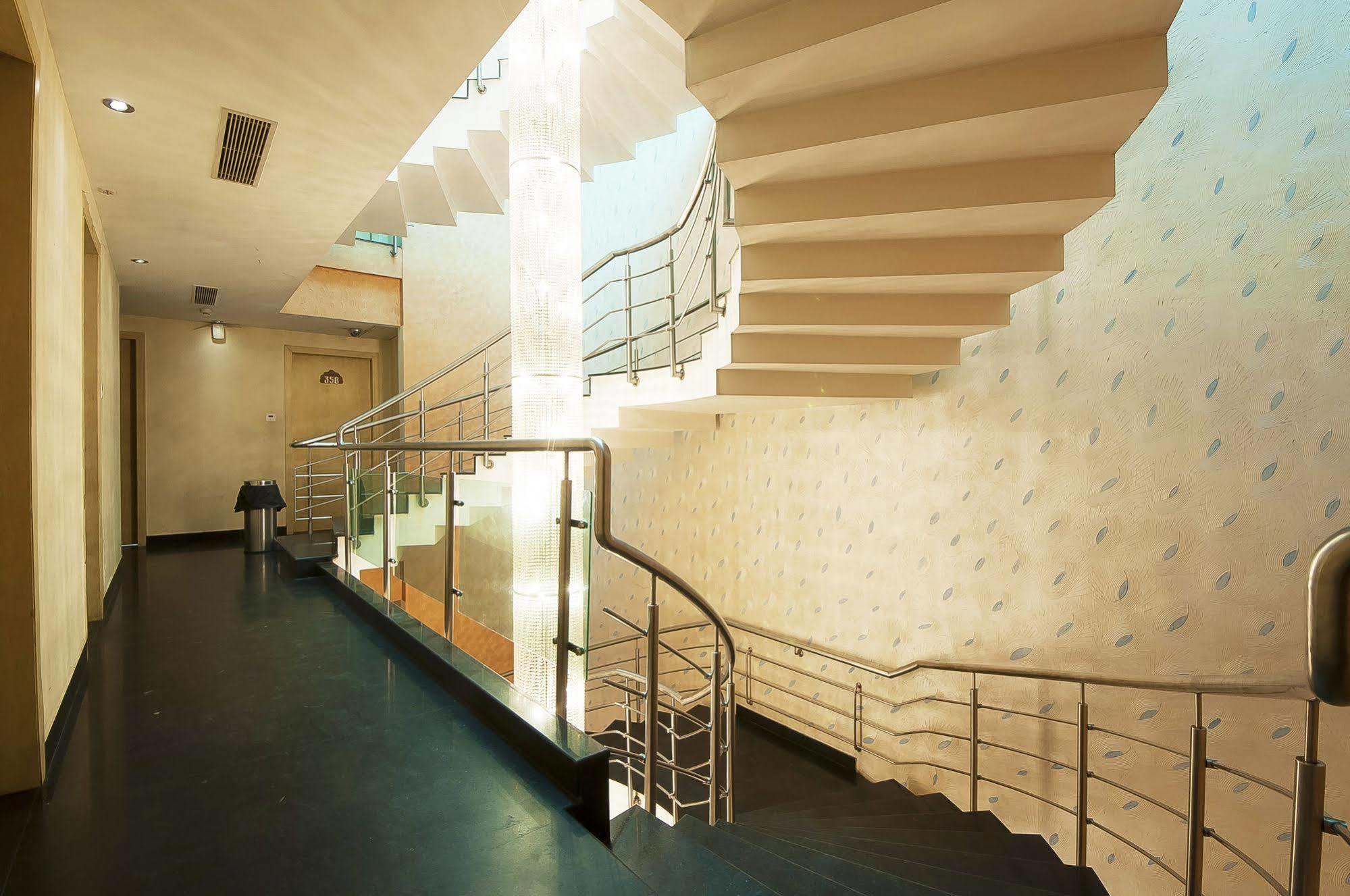 Mayur Hotel New Delhi Exterior photo