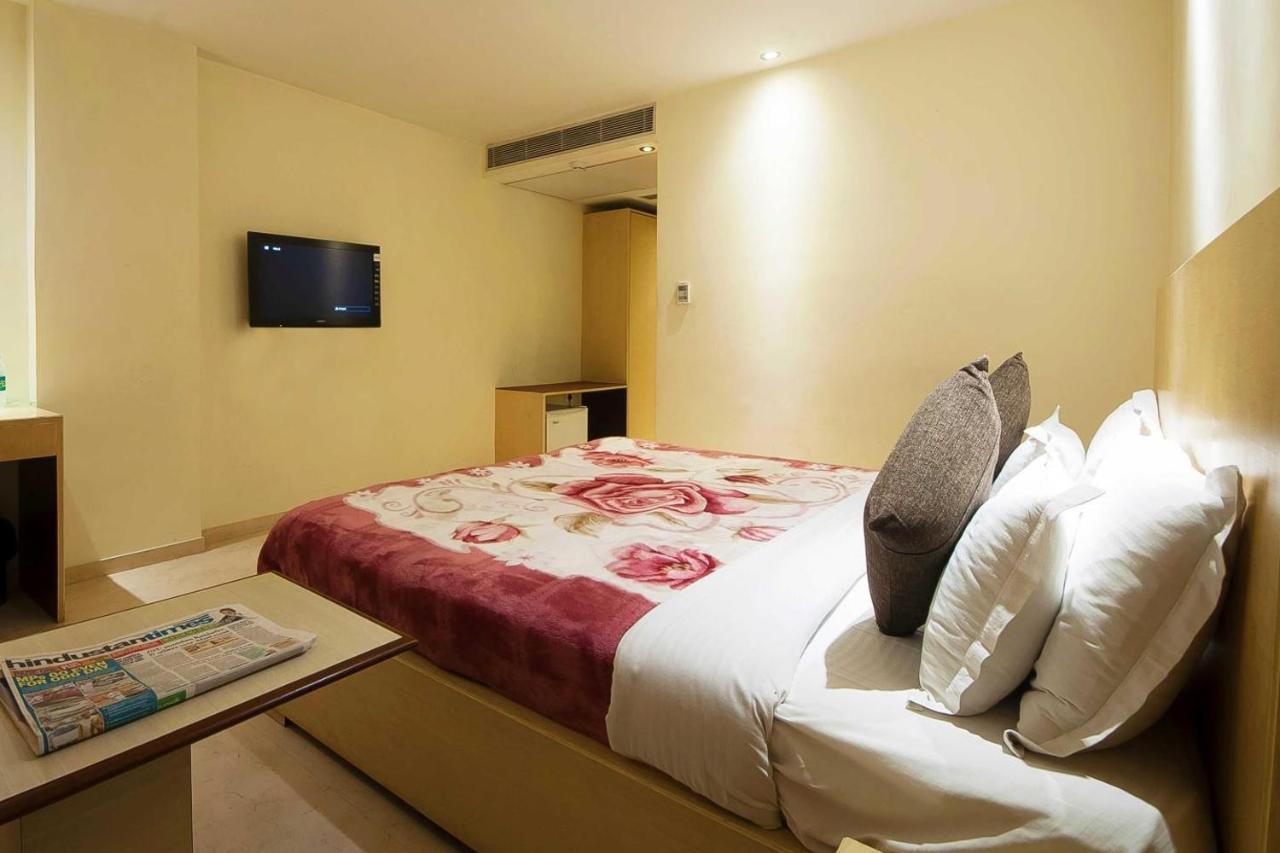 Mayur Hotel New Delhi Exterior photo